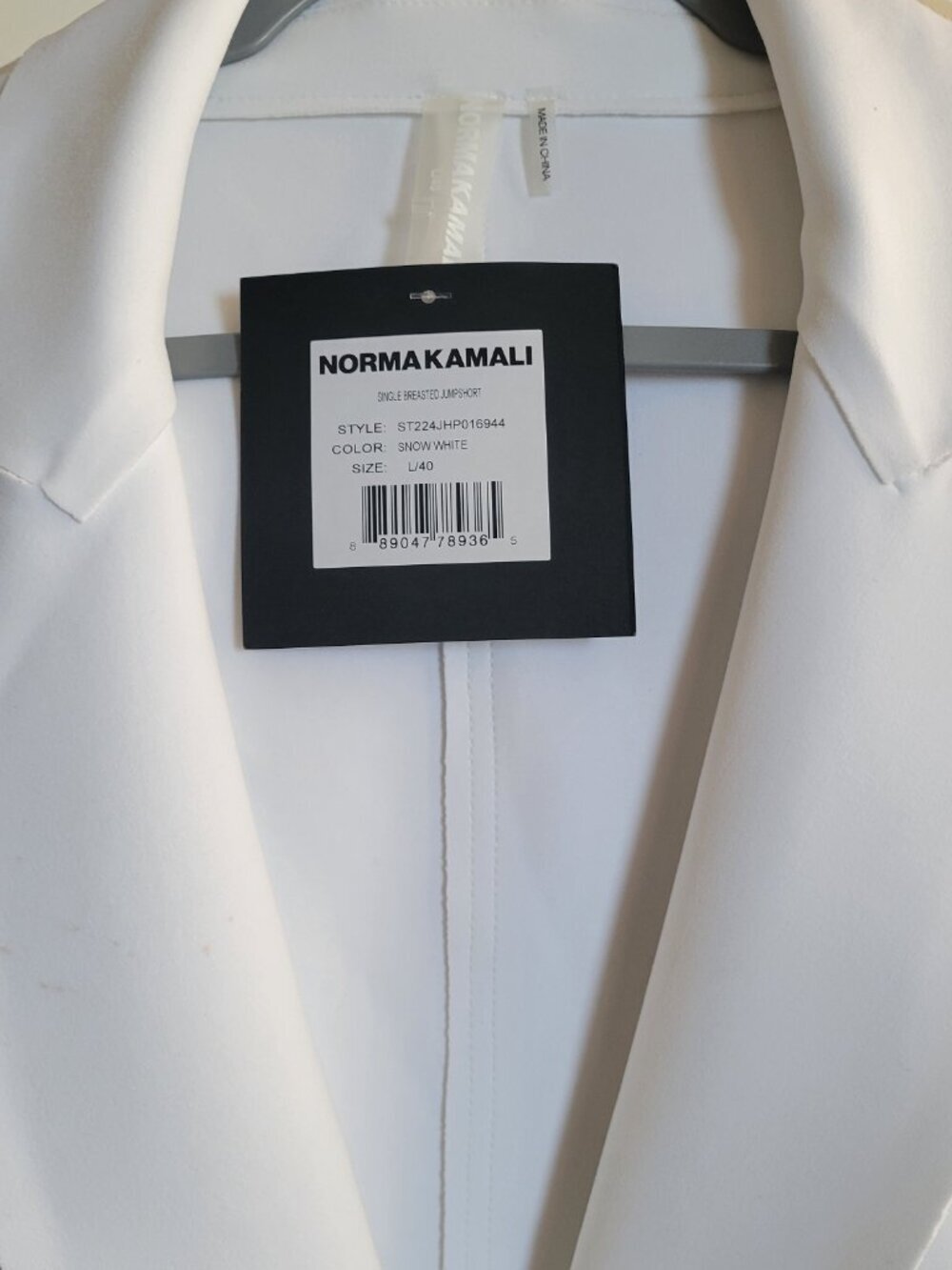 Norma Kamali Long-Sleeve Pure White V-Neck Single-Breasted Jumpsuit - Picture 3 of 16